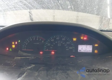 2010 Toyota Yaris z USA, uszkodzony, nr VIN JTDBT4K37A1366676